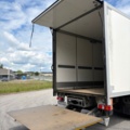 1368223-8 Skåpbil med öppningsbar sida - Mercedes-Benz Trucks Atego -2018