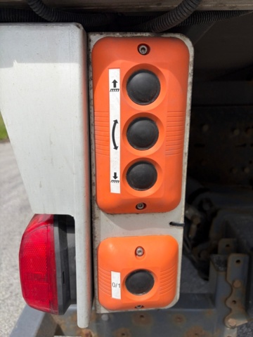1368223-32 Skåpbil med öppningsbar sida - Mercedes-Benz Trucks Atego -2018