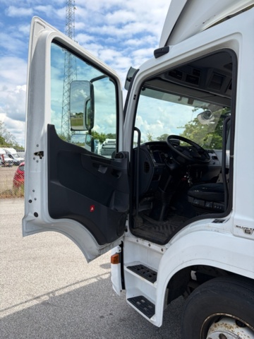 1368223-47 Skåpbil med öppningsbar sida - Mercedes-Benz Trucks Atego -2018