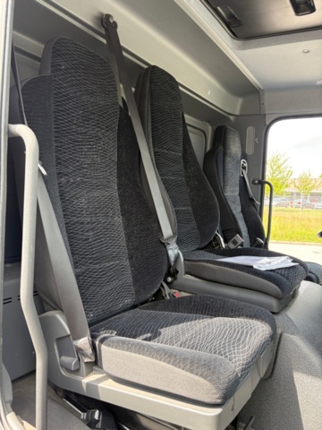 1368223-54 Skåpbil med öppningsbar sida - Mercedes-Benz Trucks Atego -2018