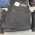 1542690-15 Stort jeansparti – LEE, Wrangler, Nudie Jeans, Superdry m.fl. | 140+ nya plagg med etikett