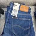 1542690-18 Stort jeansparti – LEE, Wrangler, Nudie Jeans, Superdry m.fl. | 140+ nya plagg med etikett