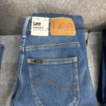 1542690-20 Stort jeansparti – LEE, Wrangler, Nudie Jeans, Superdry m.fl. | 140+ nya plagg med etikett