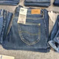 1542690-21 Stort jeansparti – LEE, Wrangler, Nudie Jeans, Superdry m.fl. | 140+ nya plagg med etikett