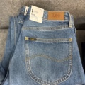 1542690-22 Stort jeansparti – LEE, Wrangler, Nudie Jeans, Superdry m.fl. | 140+ nya plagg med etikett