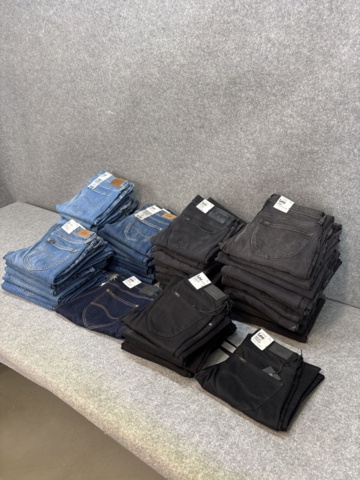 1542690-26 Stort jeansparti – LEE, Wrangler, Nudie Jeans, Superdry m.fl. | 140+ nya plagg med etikett
