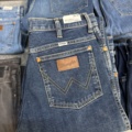 1542690-30 Stort jeansparti – LEE, Wrangler, Nudie Jeans, Superdry m.fl. | 140+ nya plagg med etikett