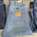 1542690-34 Stort jeansparti – LEE, Wrangler, Nudie Jeans, Superdry m.fl. | 140+ nya plagg med etikett