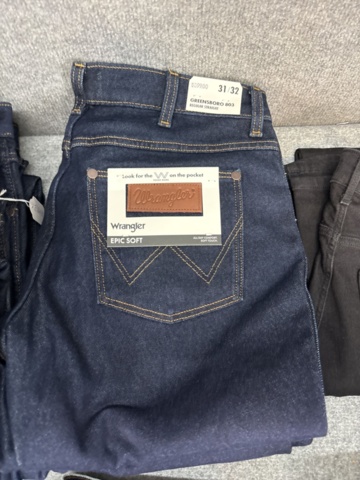 1542690-35 Stort jeansparti – LEE, Wrangler, Nudie Jeans, Superdry m.fl. | 140+ nya plagg med etikett