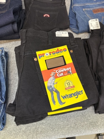 1542690-38 Stort jeansparti – LEE, Wrangler, Nudie Jeans, Superdry m.fl. | 140+ nya plagg med etikett