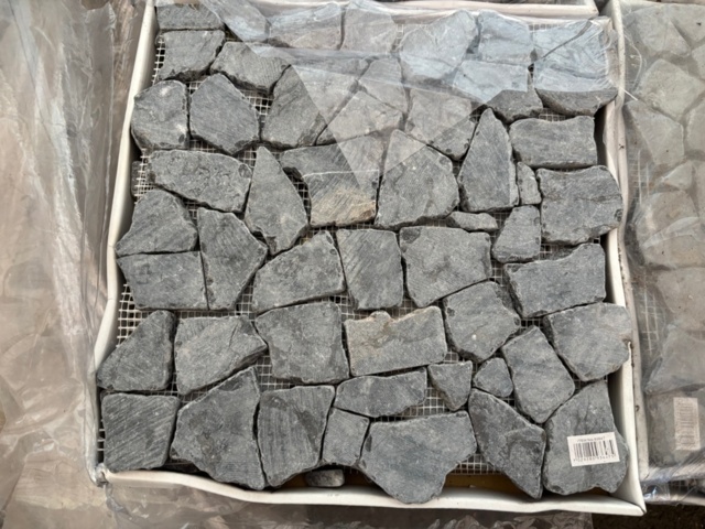 1475293-2 Samling med stenplattor på nät 30x30 cm