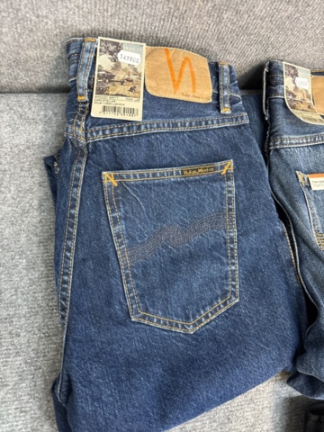 1542690-46 Stort jeansparti – LEE, Wrangler, Nudie Jeans, Superdry m.fl. | 140+ nya plagg med etikett