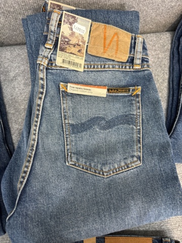 1542690-48 Stort jeansparti – LEE, Wrangler, Nudie Jeans, Superdry m.fl. | 140+ nya plagg med etikett