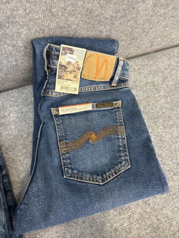 1542690-49 Stort jeansparti – LEE, Wrangler, Nudie Jeans, Superdry m.fl. | 140+ nya plagg med etikett