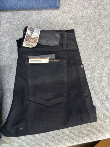 1542690-53 Stort jeansparti – LEE, Wrangler, Nudie Jeans, Superdry m.fl. | 140+ nya plagg med etikett