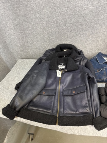 1542690-54 Stort jeansparti – LEE, Wrangler, Nudie Jeans, Superdry m.fl. | 140+ nya plagg med etikett
