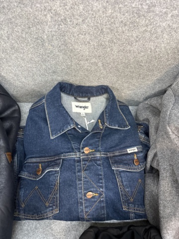 1542690-58 Stort jeansparti – LEE, Wrangler, Nudie Jeans, Superdry m.fl. | 140+ nya plagg med etikett