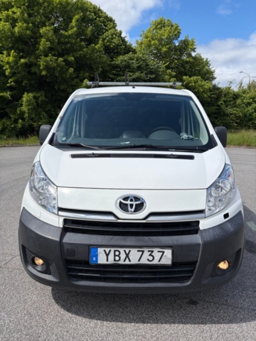 1368096-2 Toyota ProAce Skåpbil 2.0 D-4D Manuell, 128hk -2016