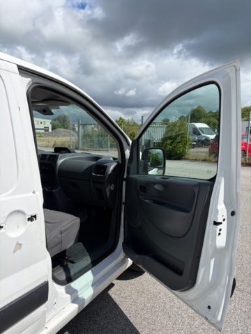 1368096-17 Toyota ProAce Skåpbil 2.0 D-4D Manuell, 128hk -2016