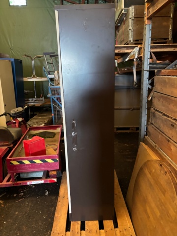 1475312-2 Metal storage cabinet with shelves