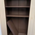 1475312-5 Metal storage cabinet with shelves