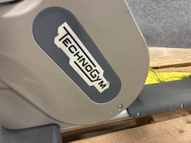 1542996-4 Motionscykel, TechnoGym Excite