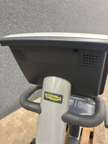 1542996-16 Motionscykel, TechnoGym Excite