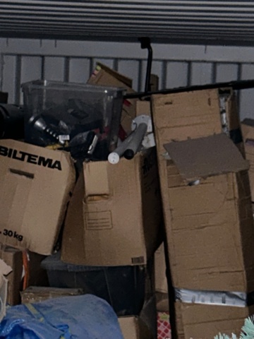 1192815-6 Contents of a 20-foot container