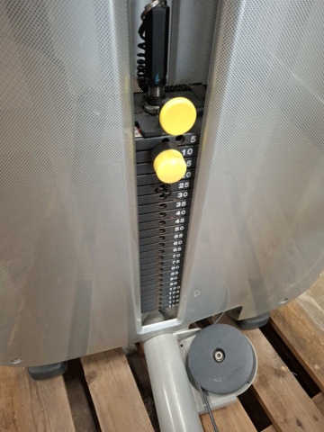 1542967-3 Bröstmaskin, TechnoGym
