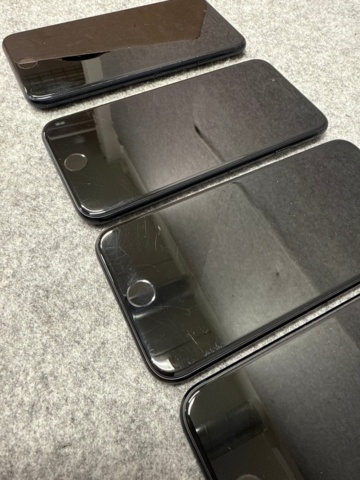 1535496-5 Mobiltelefoner 4 st - Apple iPhone SE (3:e generationen)