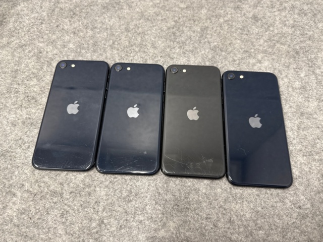 1535496-6 Mobiltelefoner 4 st - Apple iPhone SE (3:e generationen)