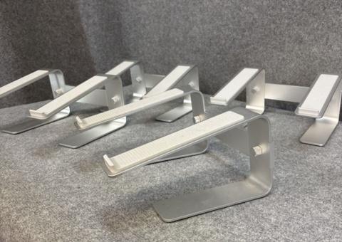 Lot with aluminum laptop stand (4 pcs)