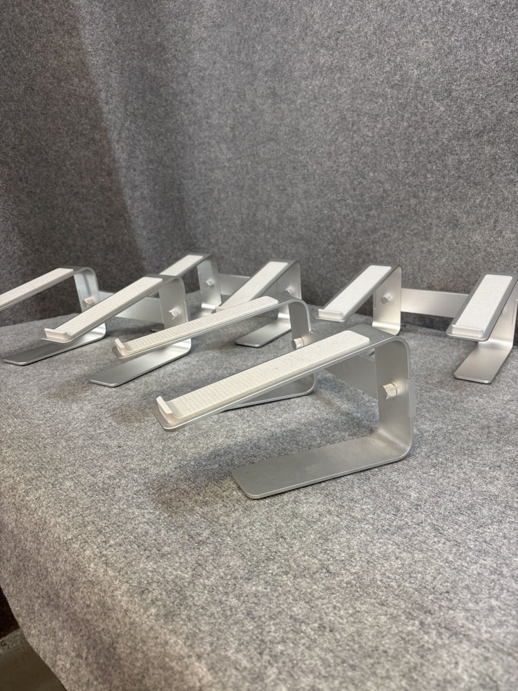 1542932-1 Lot with aluminum laptop stand (4 pcs)