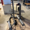 1373163-3 Samling med elektriska skrivbordsstativ / höj- och sänkbara underreden – Kinnarps