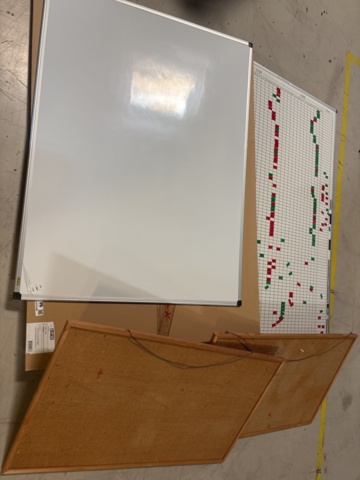 1373166-1 Samling med whiteboardtavlor och anslagstavlor – 4 st