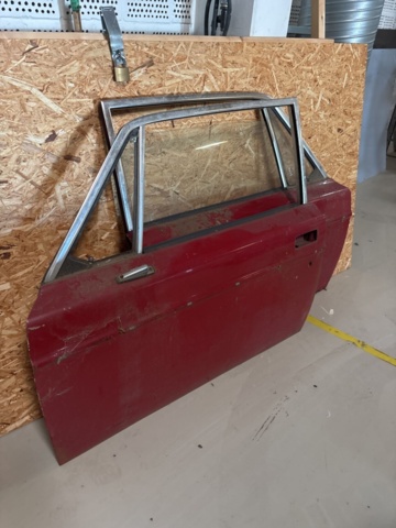 1373169-3 Samling med bildörrar – Volvo 142 / 144