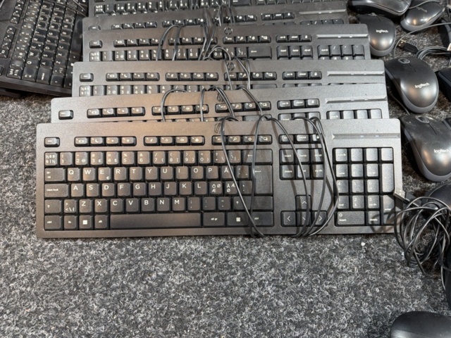 1516357-3 Samling med tangentbord och datormöss - HP, Logitech