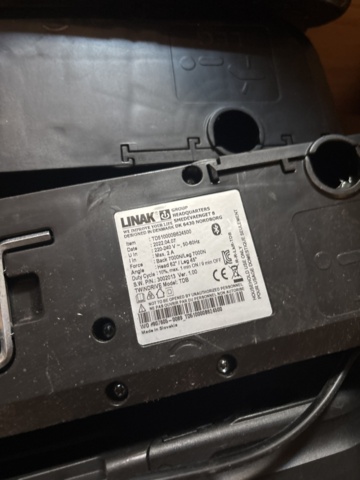 1373186-7 Samling med ställdon och elektronik / kontorsutrustning – LINAK / OKIN