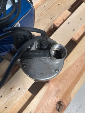 1373194-5 Samling med pumpar – Grundfos