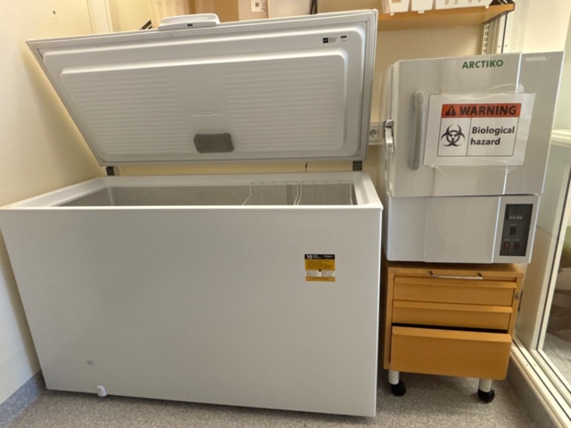 1535573-1 Laboratoriefrysar 2 st - Whirlpool WHE 4600 / Arctiko MUF 40