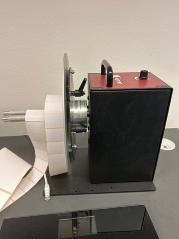 1535633-6 Label dispenser with scale - Labelmate UCAT-1