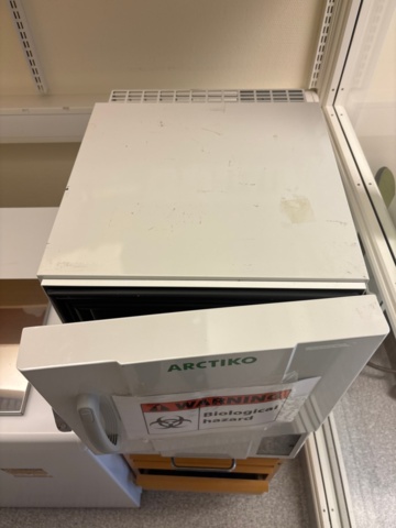 1535573-10 Laboratoriefrysar 2 st - Whirlpool WHE 4600 / Arctiko MUF 40