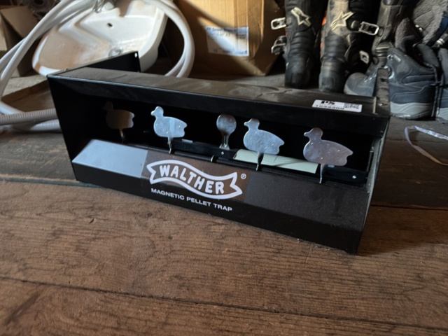 1533300-1 Kulfång med fallmål - Walther Magnetic Pellet Trap