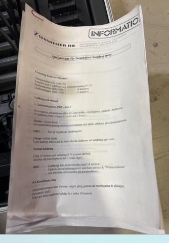 1373197-4 Guidesystem med mottagare, laddstation och mikrofon – Sennheiser HDE 1030-2