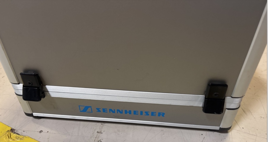 1373197-5 Guidesystem med mottagare, laddstation och mikrofon – Sennheiser HDE 1030-2