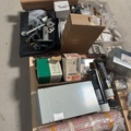 1373170-9 Samling med elmaterial, montageartiklar och verktyg – blandat parti
