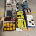 1373174-3 Samling med elmaterial, slipmaterial och verktyg – blandat parti