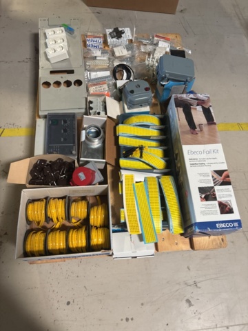 1373174-3 Samling med elmaterial, slipmaterial och verktyg – blandat parti