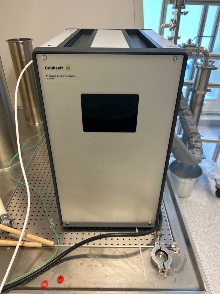 1535609-2 Precision steam generator with filter housing - Cellkraft E-6000