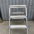 1535520-3 Warehouse trolleys and aluminum ladders
